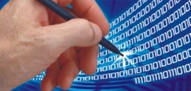 Homem programando
