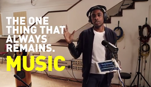Imagem de um cantor do vídeo sobre a história da música